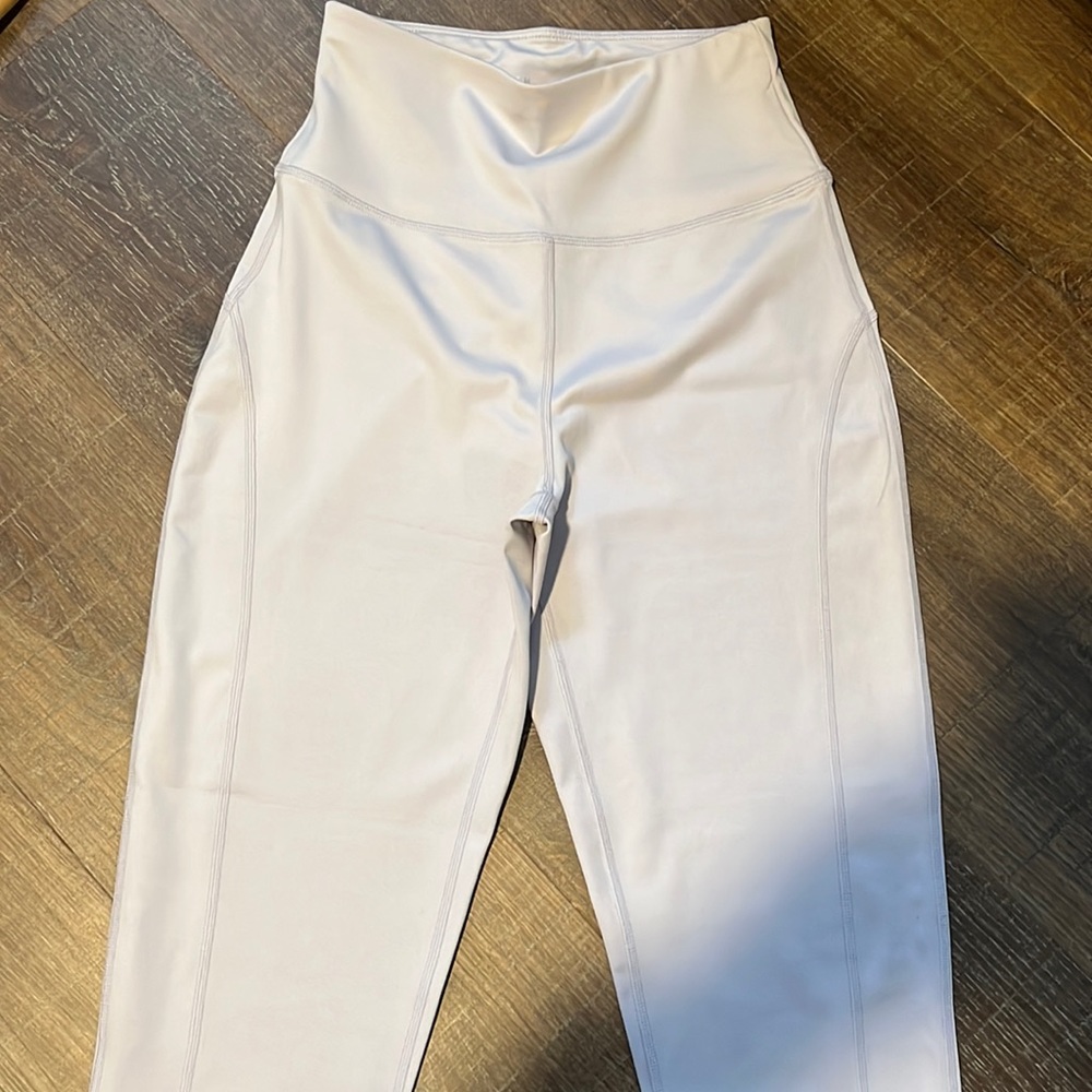 Light purple leggings